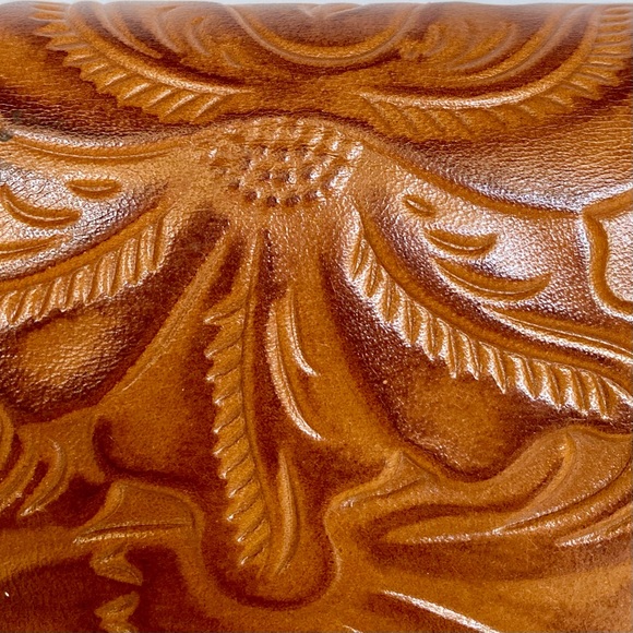 Patricia Nash Leather Cametti Trifold Wallet Organizer Tan Tooled Embossed Gold - Picture 4 of 16